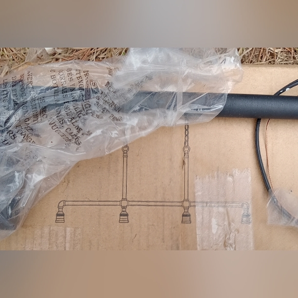 Hanging light fixture - Picture 2 of 7